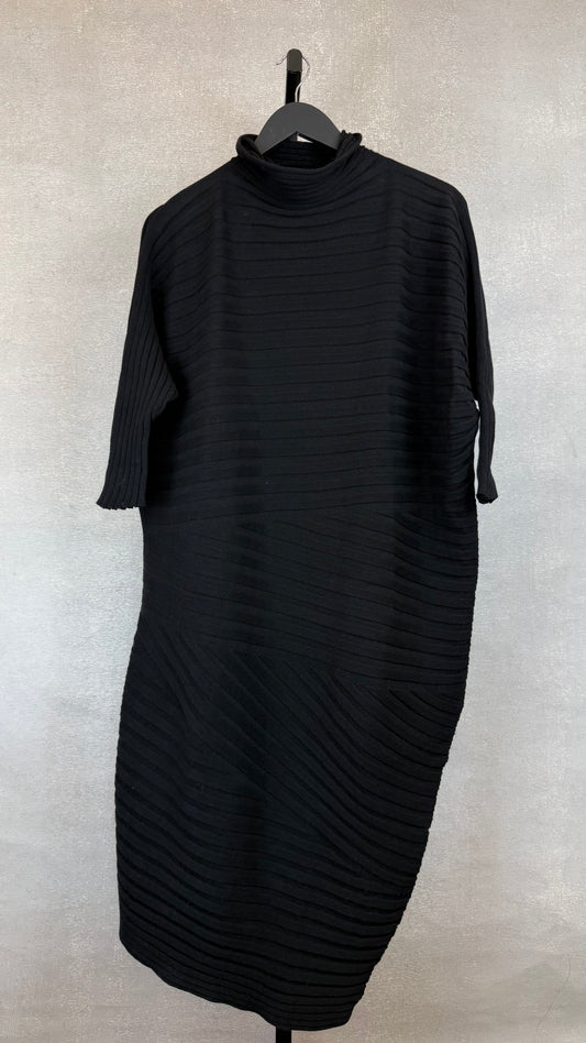 Issey Miyake - Size 2