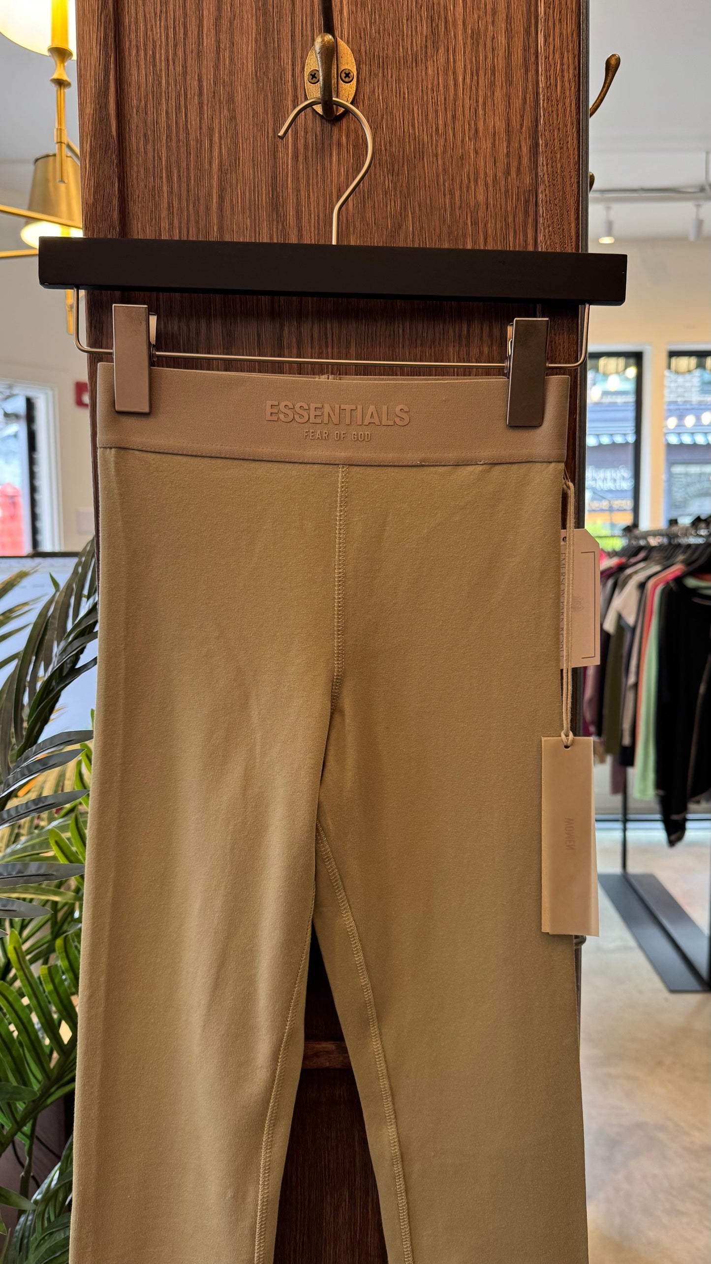 Essentials - Size S