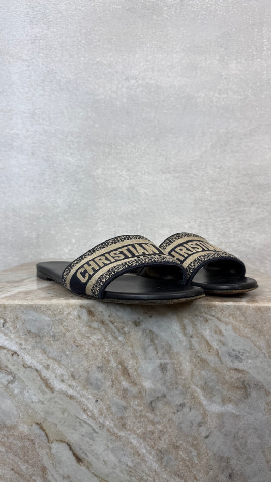 Christian Dior - Size 39.5