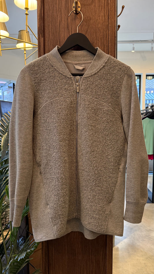 Lululemon - Size 8