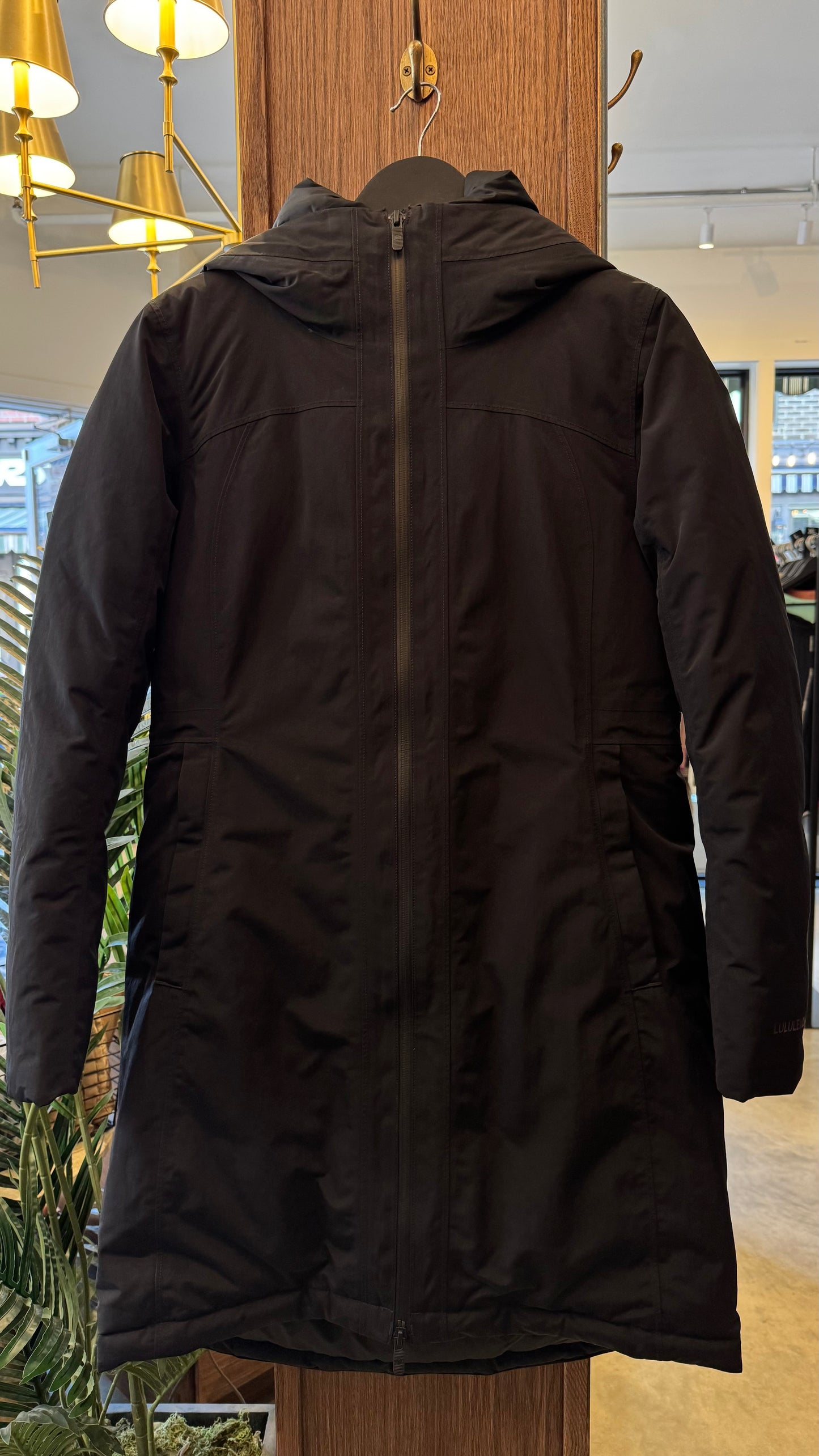 Lululemon - Size 6