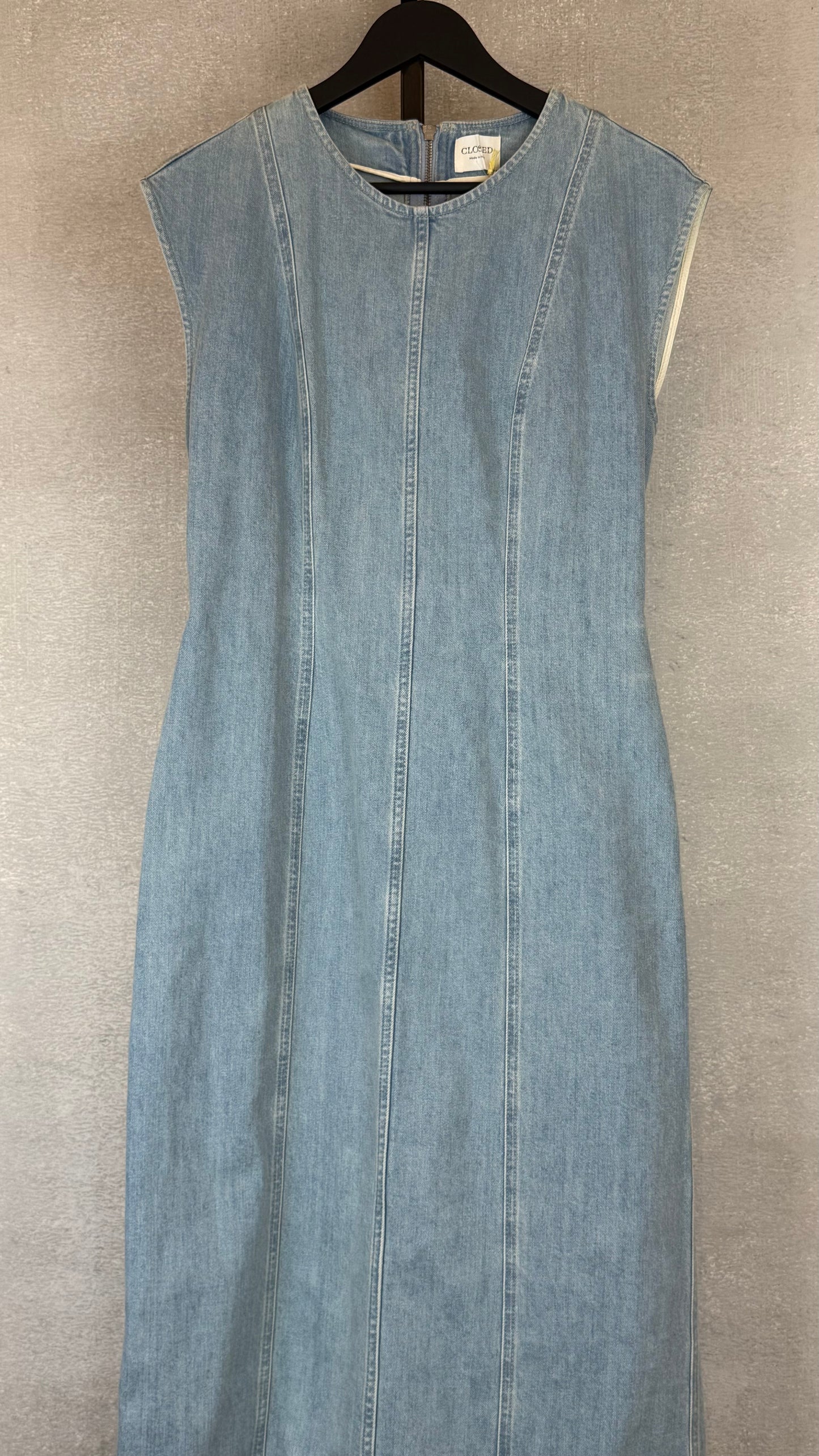 Closed - Size M