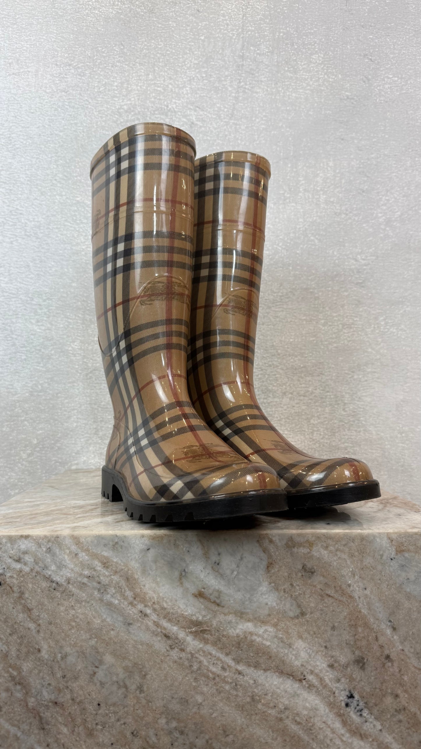 Burberry - Size 37