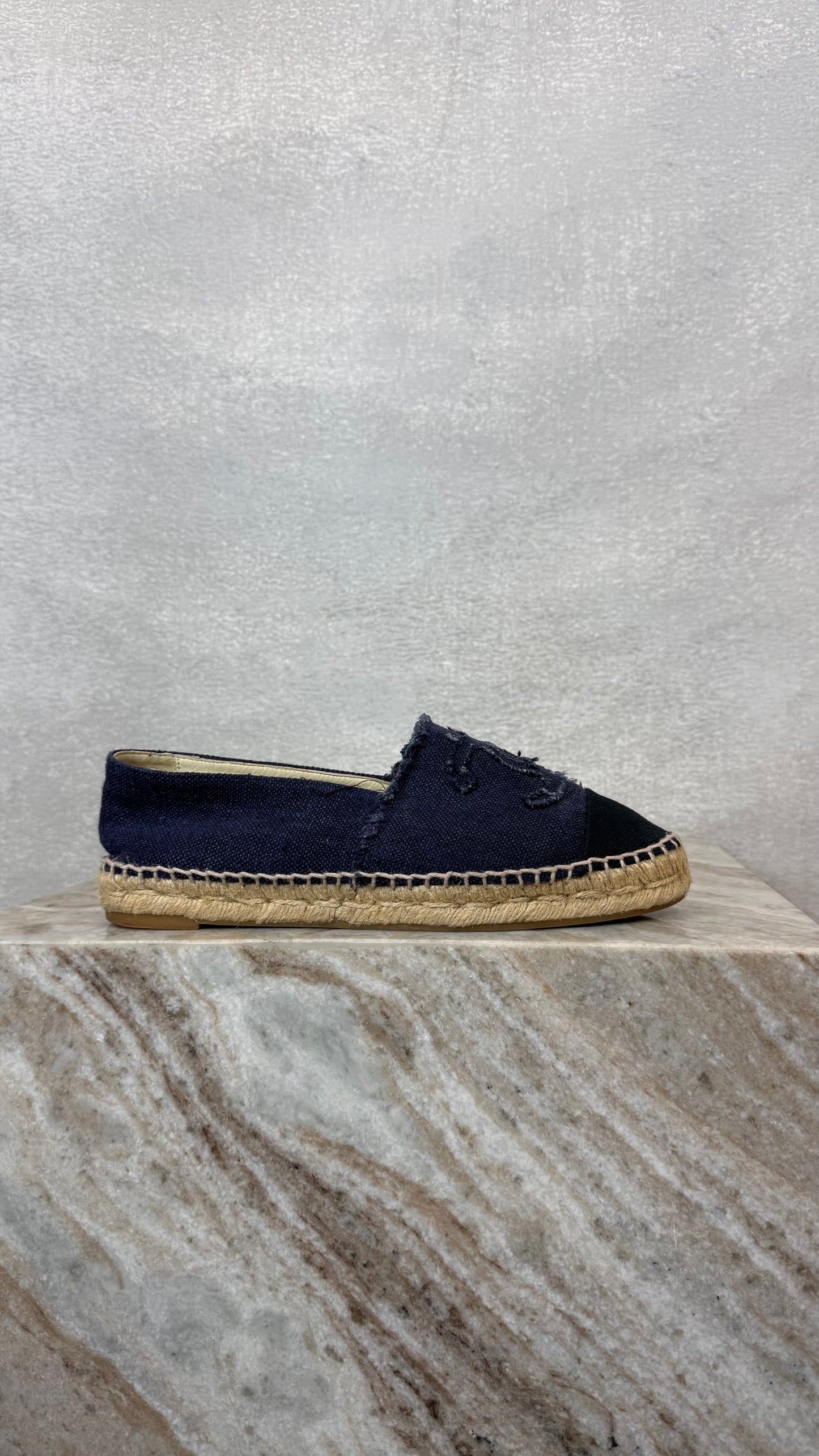 Chanel - Size 39