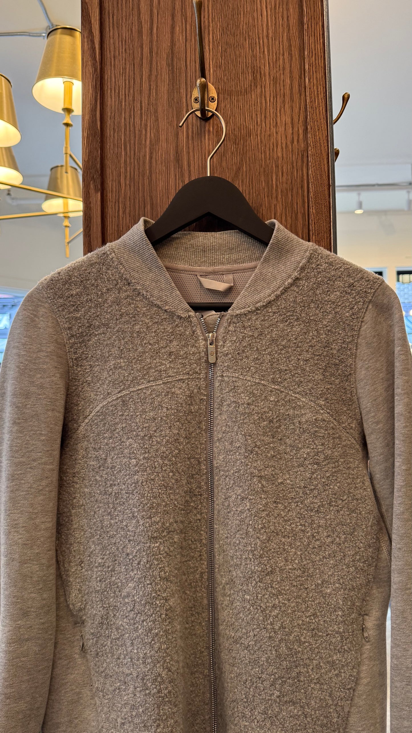 Lululemon - Size 8