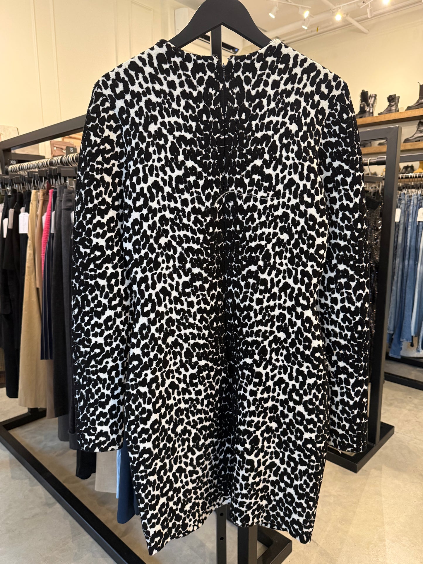 Givenchy - Size M