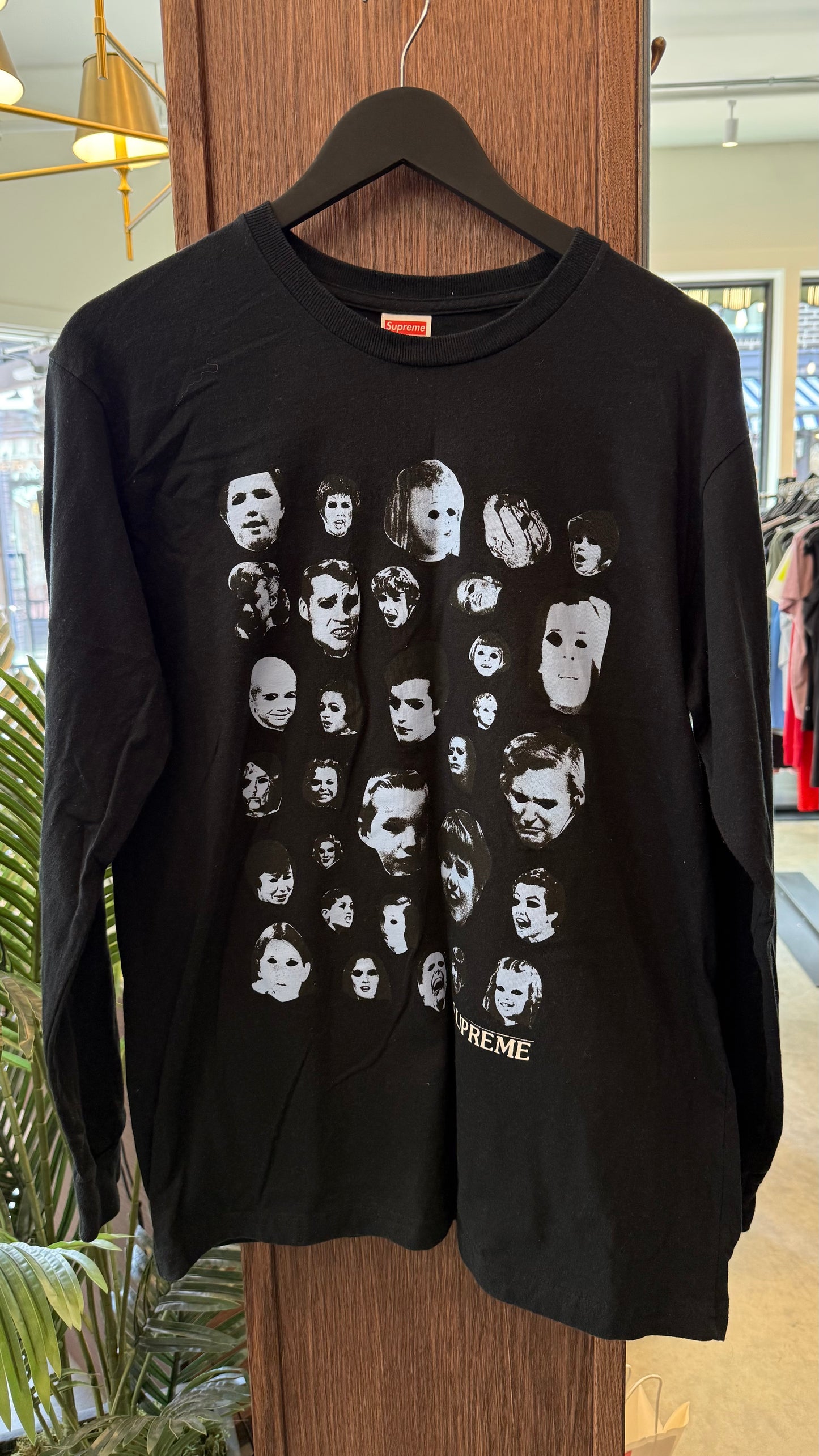 Men’s Supreme - Size M