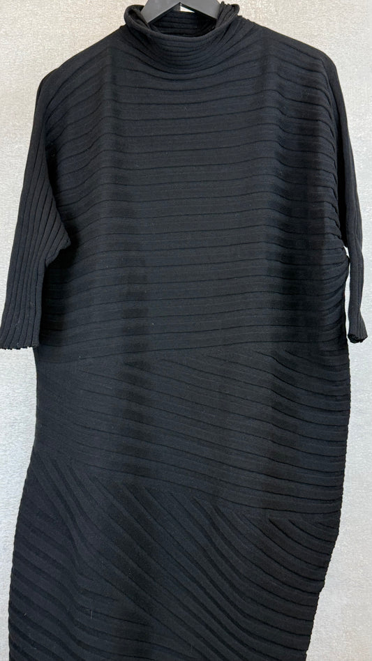 Issey Miyake - Size 2