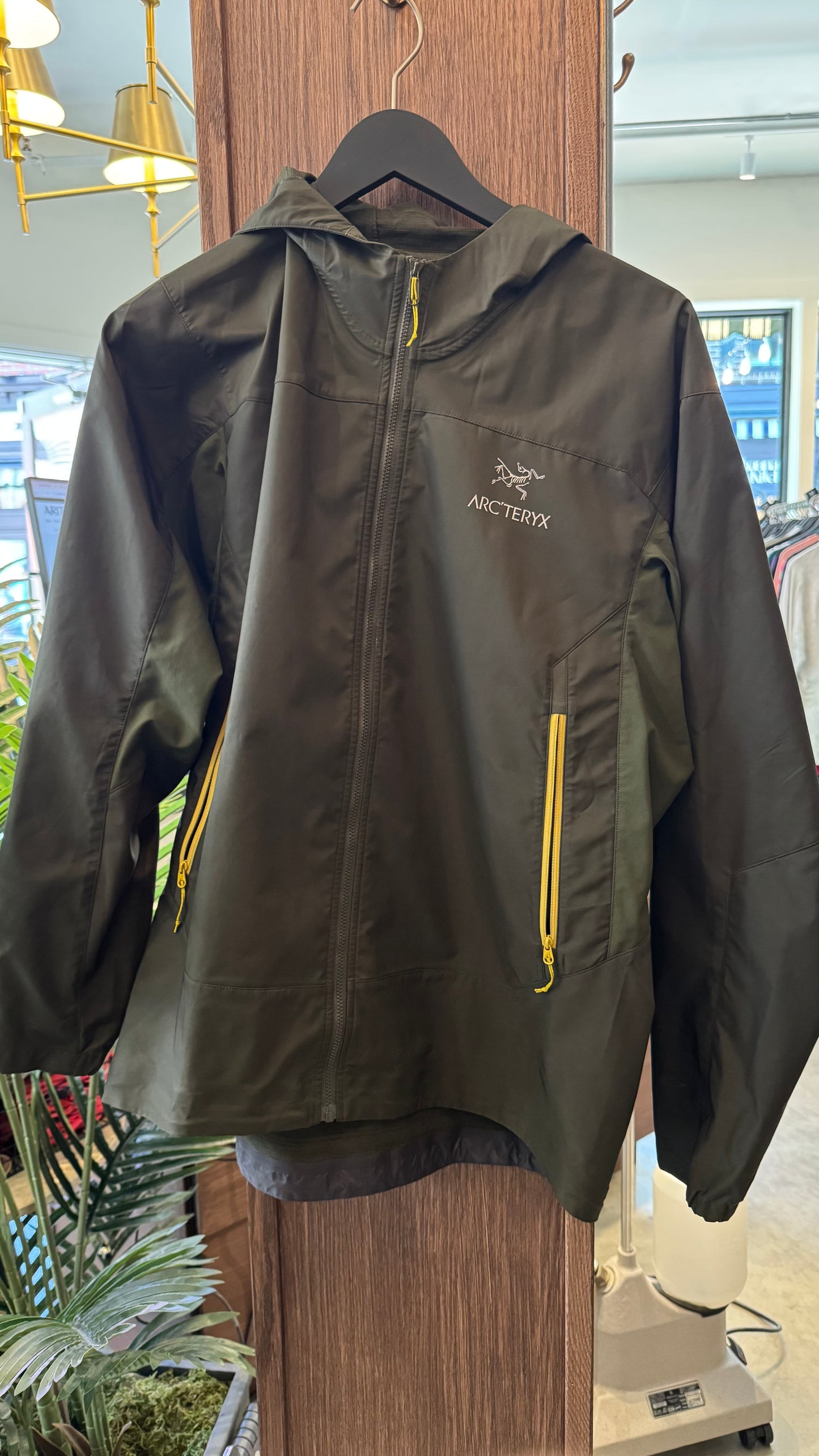 Arc’teryx- Size L