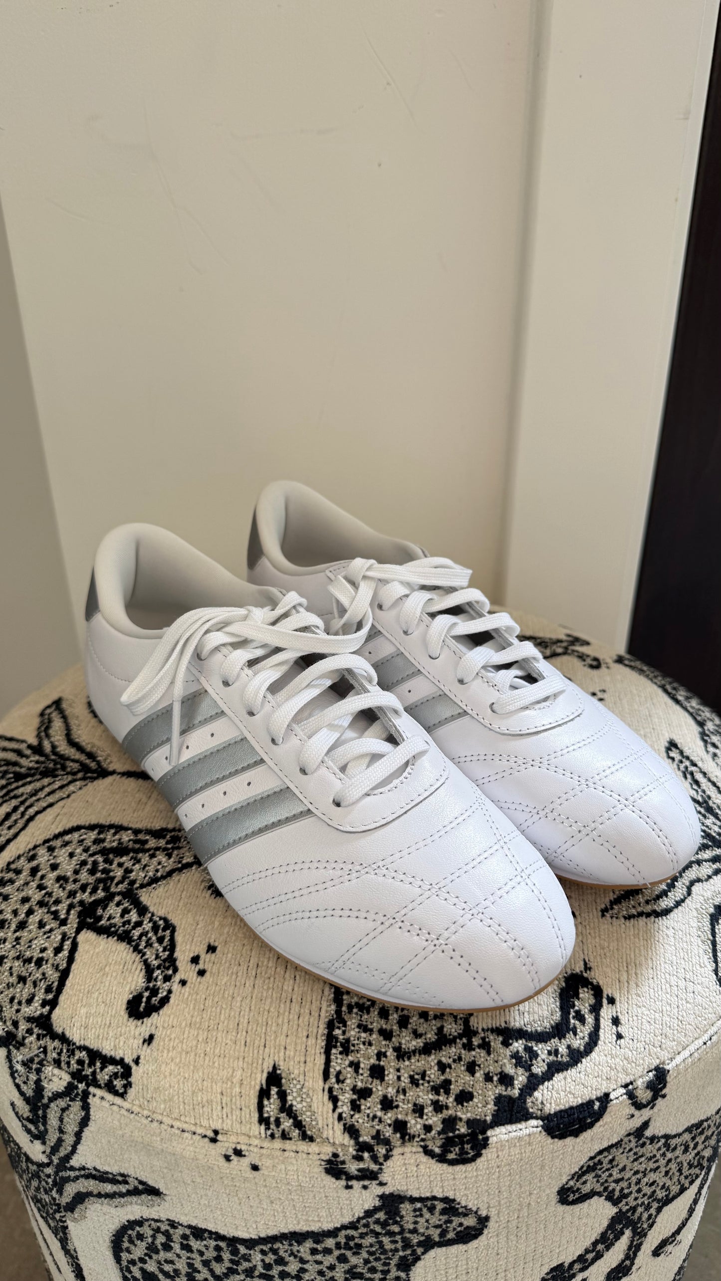 Adidas - Size 7.5