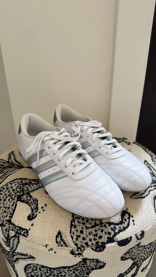 Adidas - Size 7.5