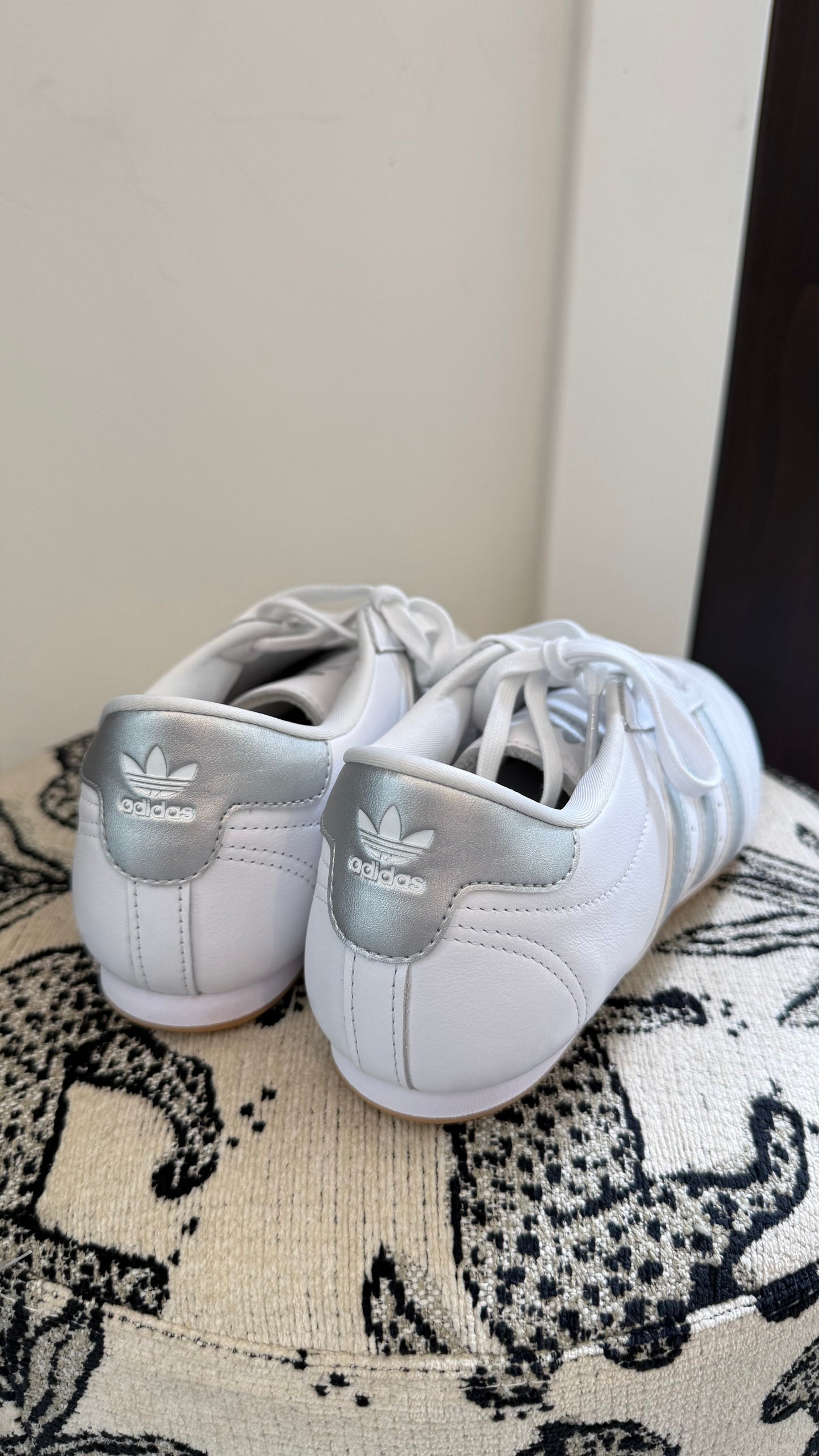 Adidas - Size 7.5