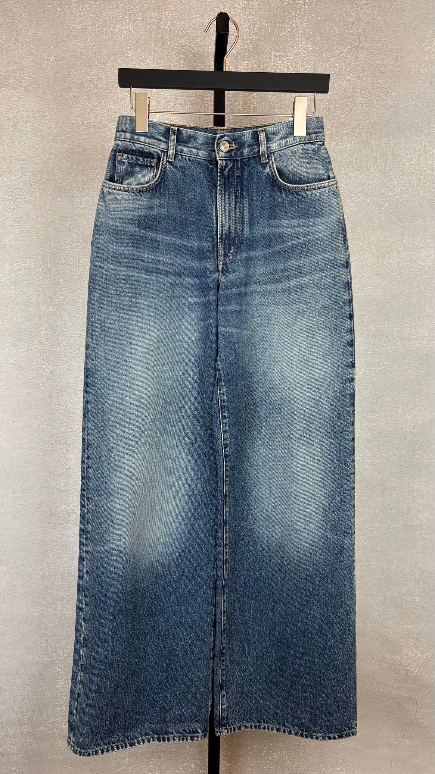 G. - Size 25