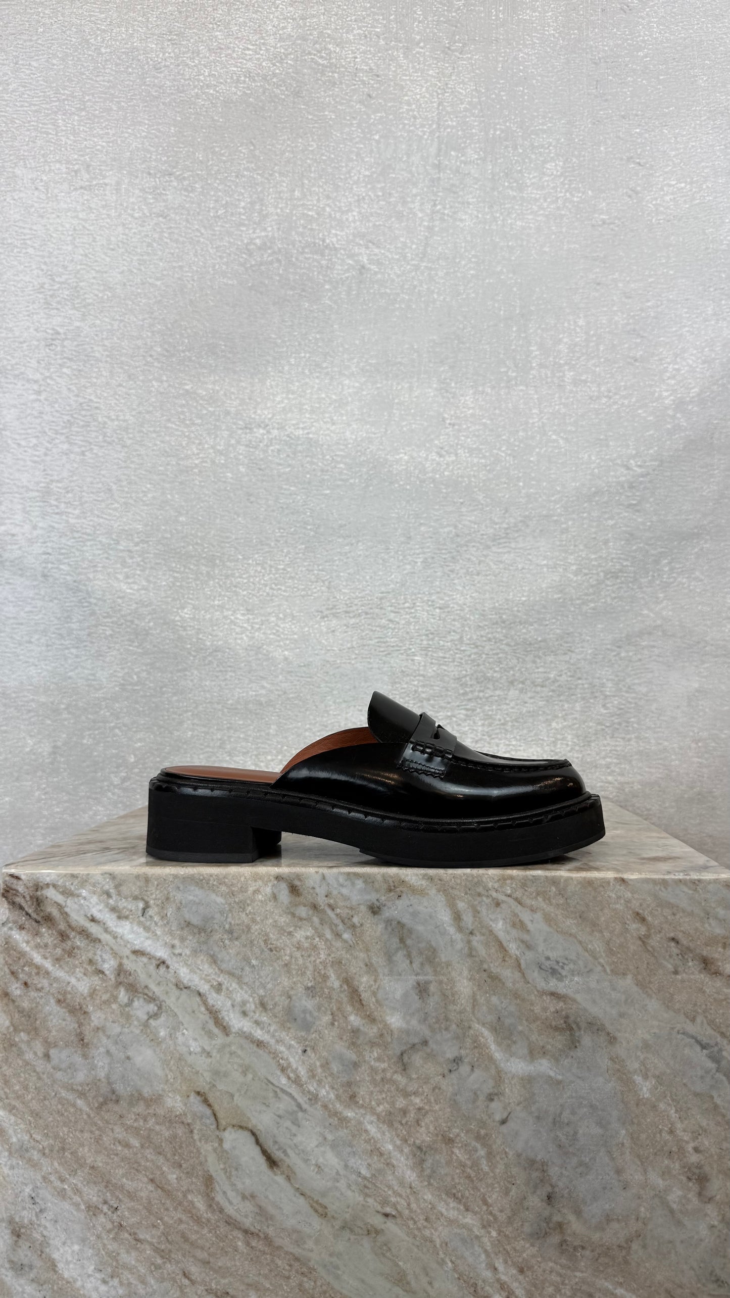 Reformation - Size 6.5