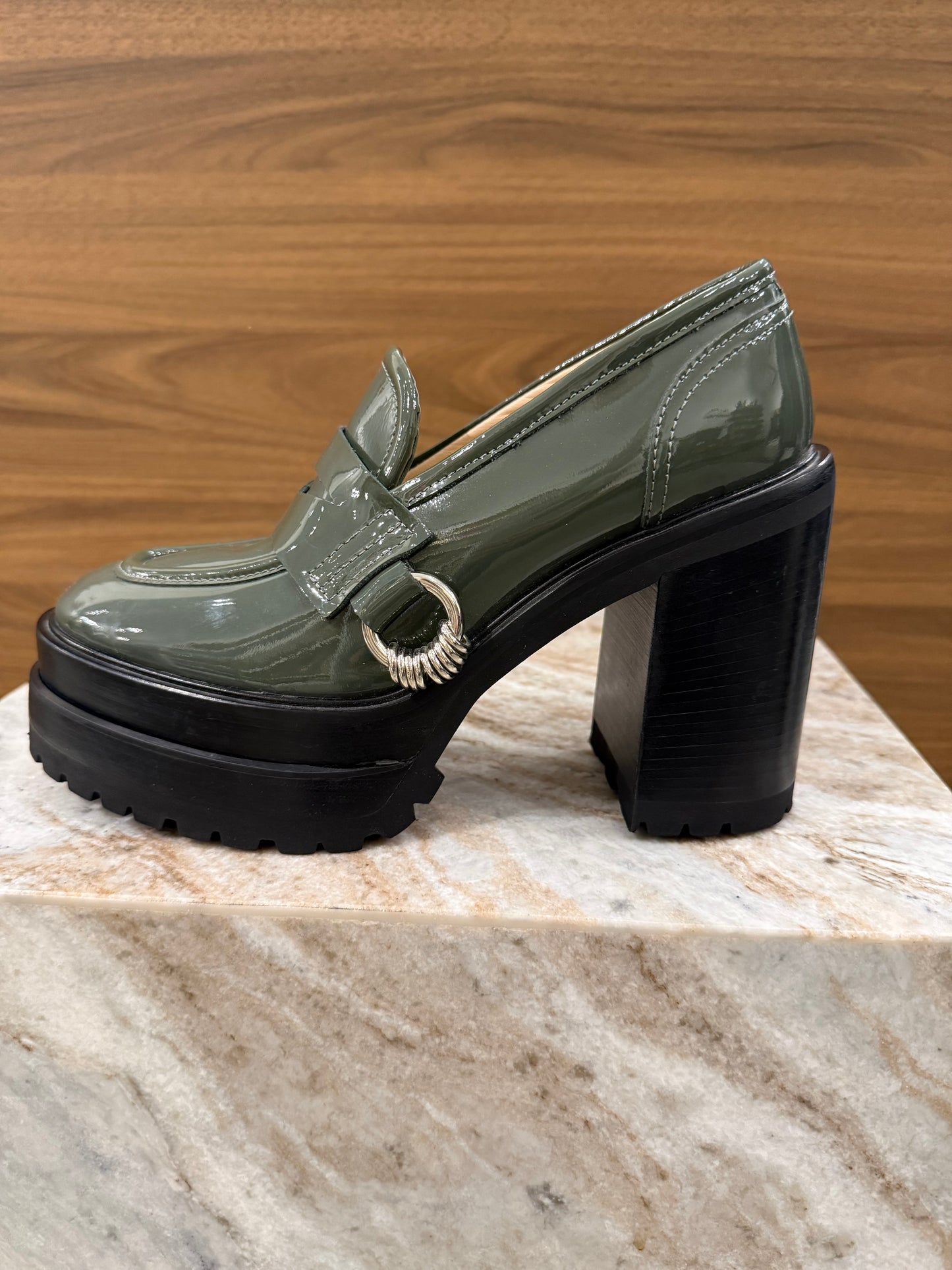 AGL - Size 38.5