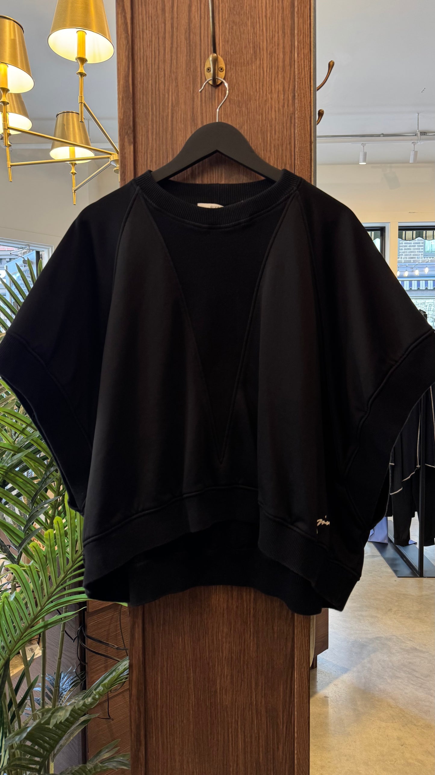 Givenchy - Size L