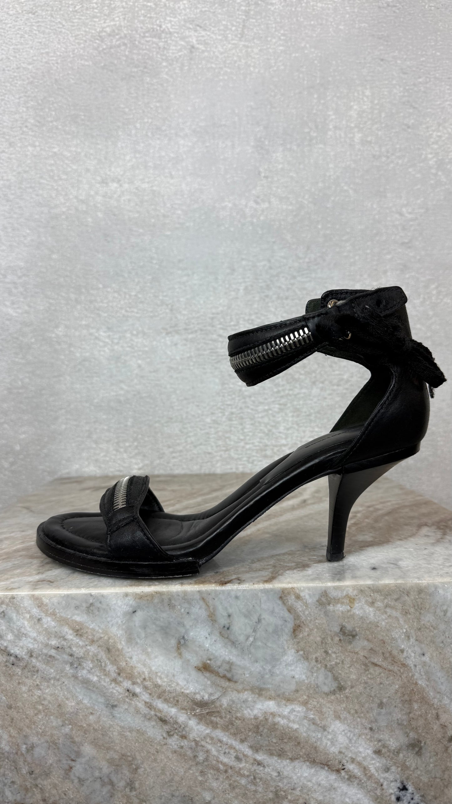 Alexander McQueen - Size 39