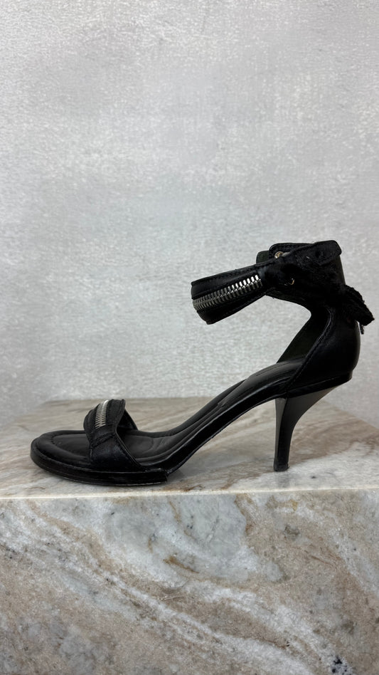 Alexander McQueen - Size 39