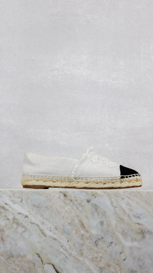 Chanel - Size 35