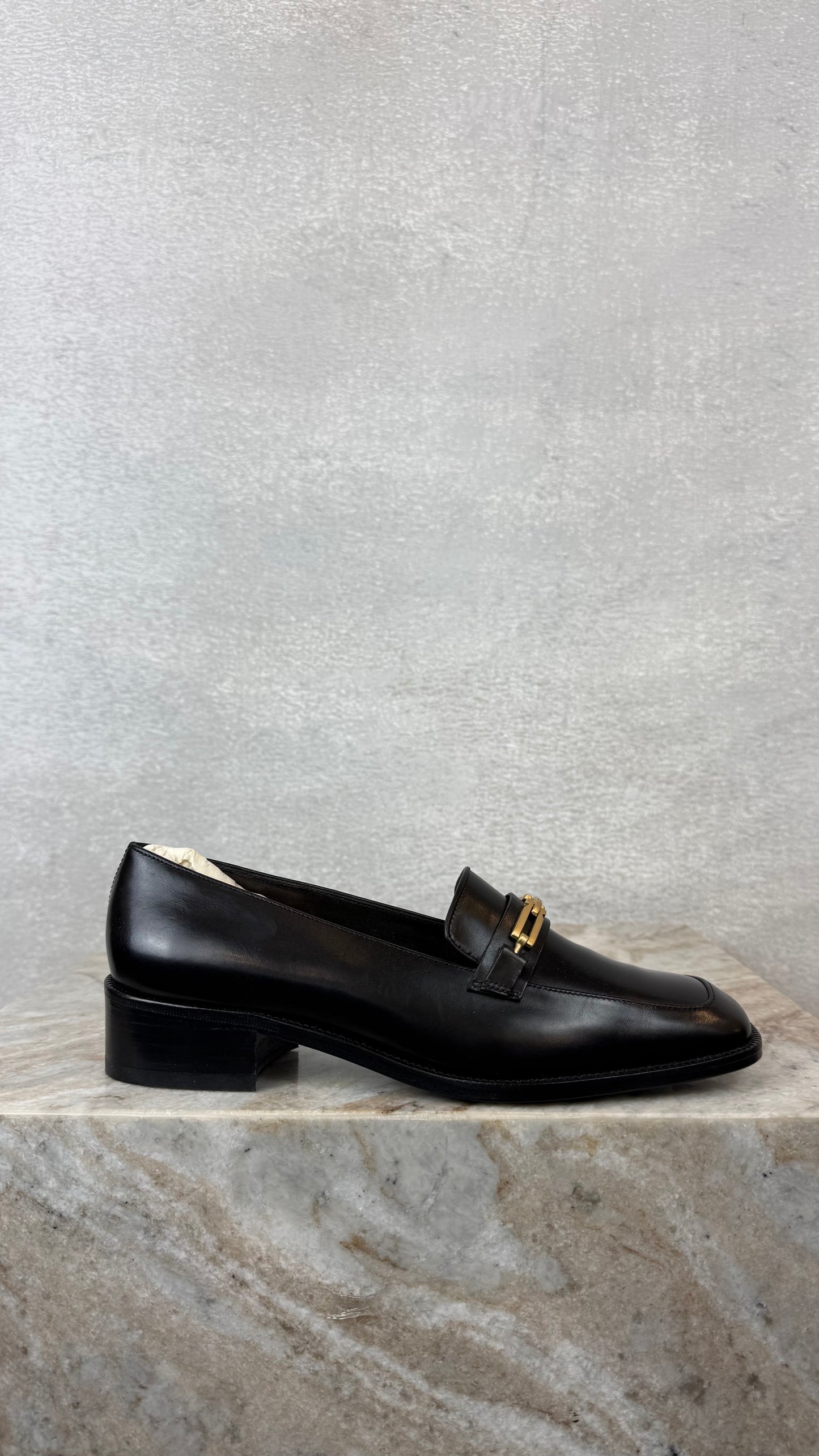 Salvatore Ferragamo - Size 6