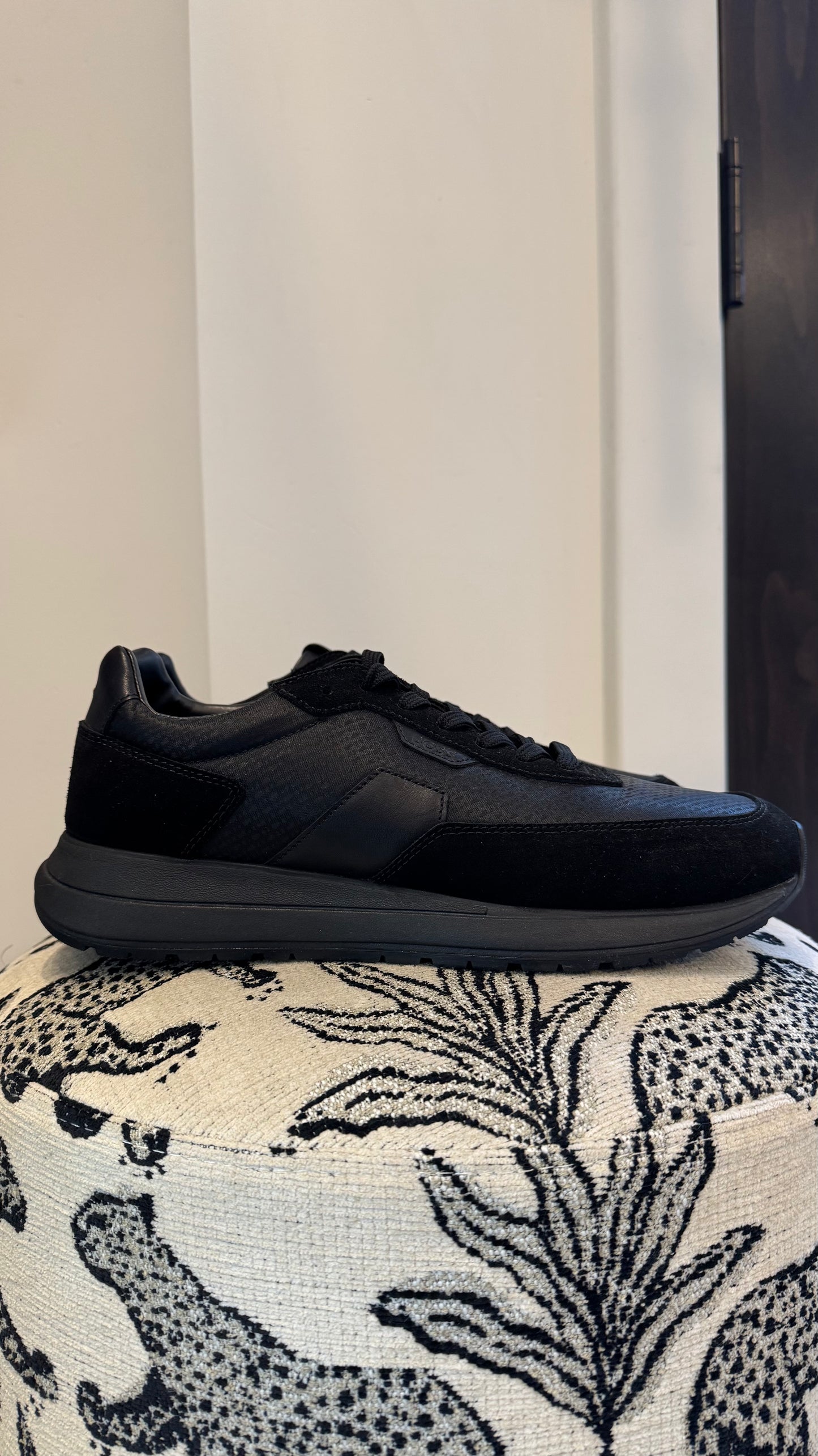 Men’s Boss - Size 44/11