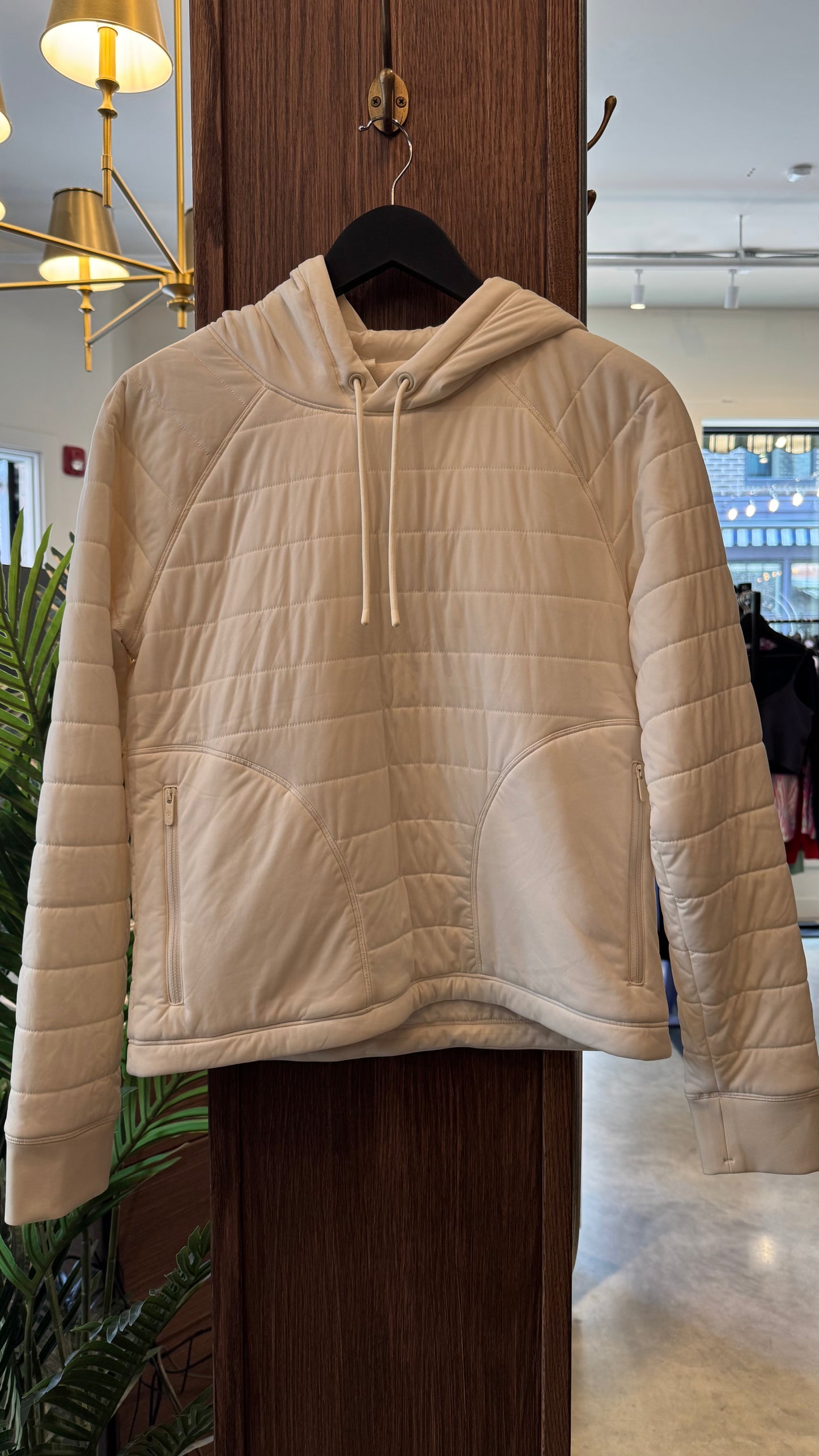 Lululemon - Size 6