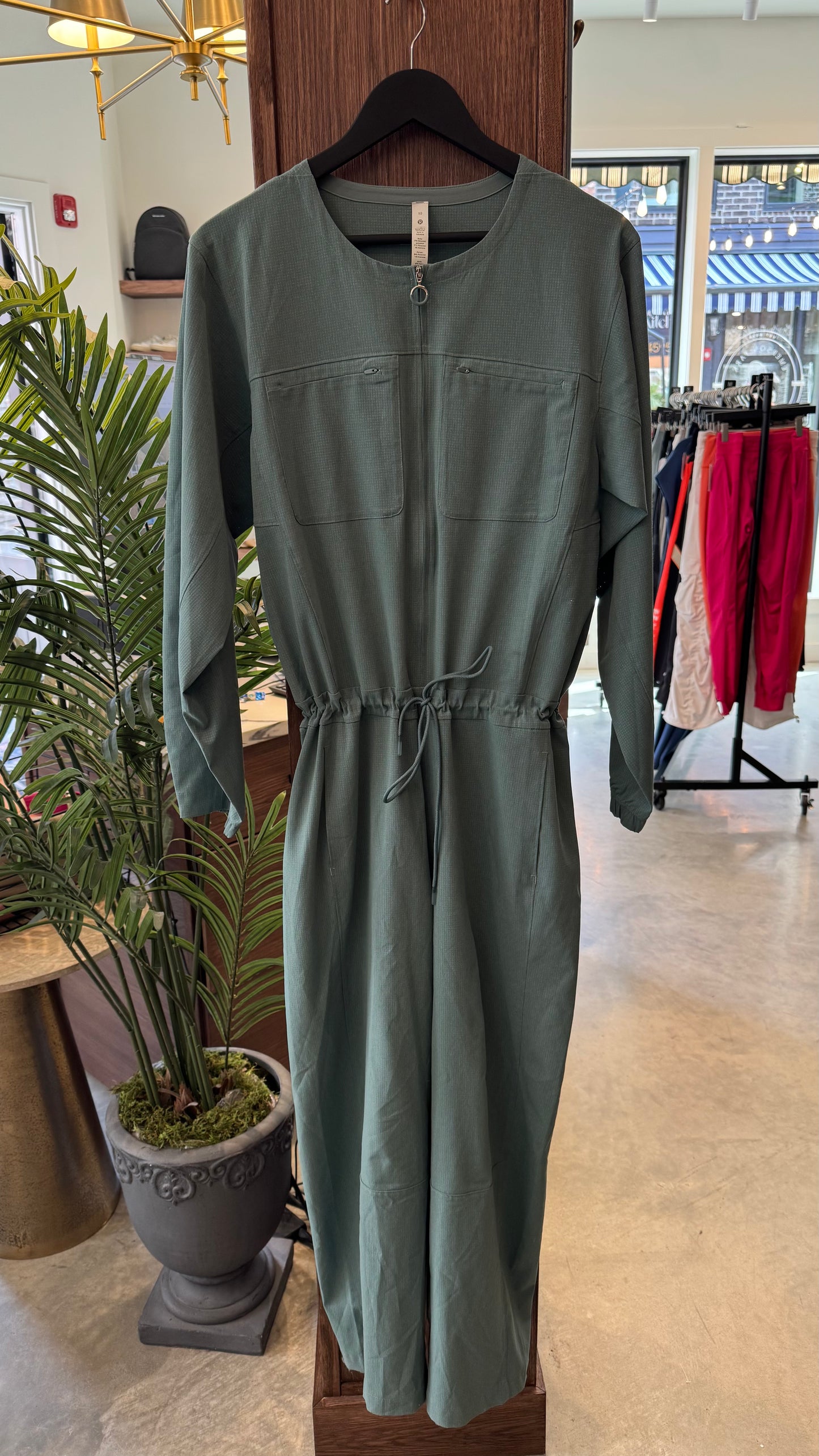 Lululemon - Size 10