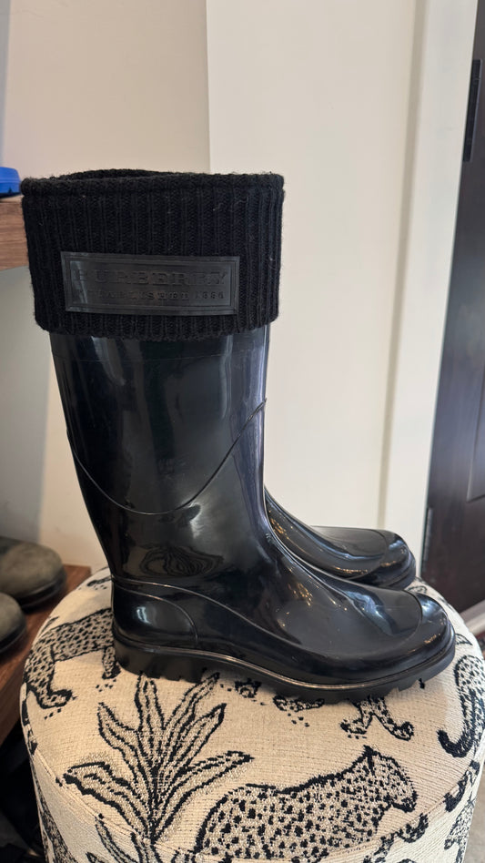 Burberry - Size 38