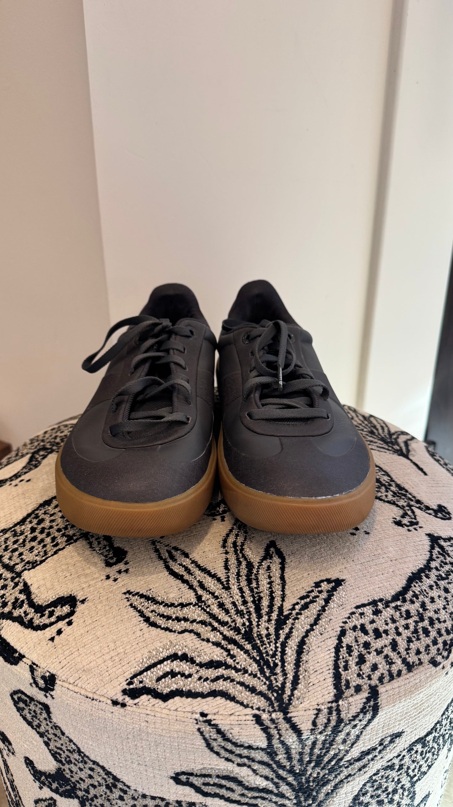 Men’s Lululemon - Size 8.5