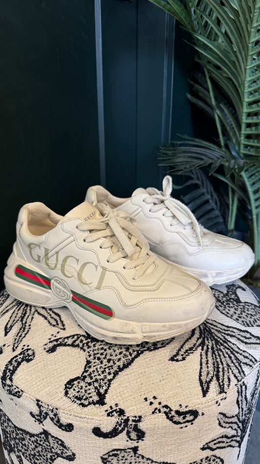 Gucci - Size 9
