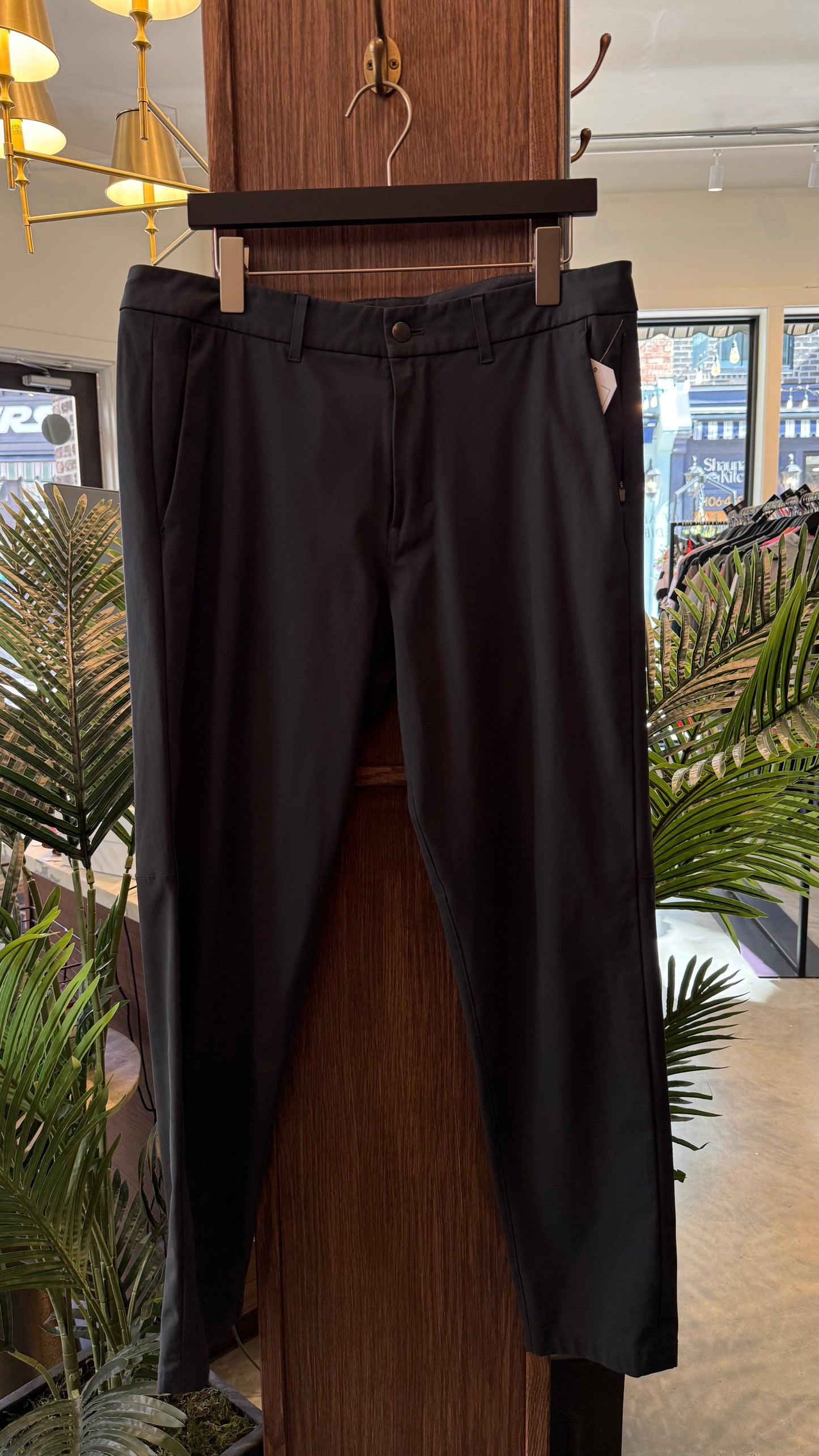 Men’s Lululemon - Size 34