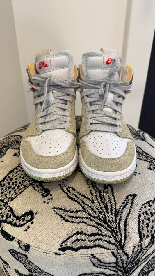 Men’s Nike - Size 7.5
