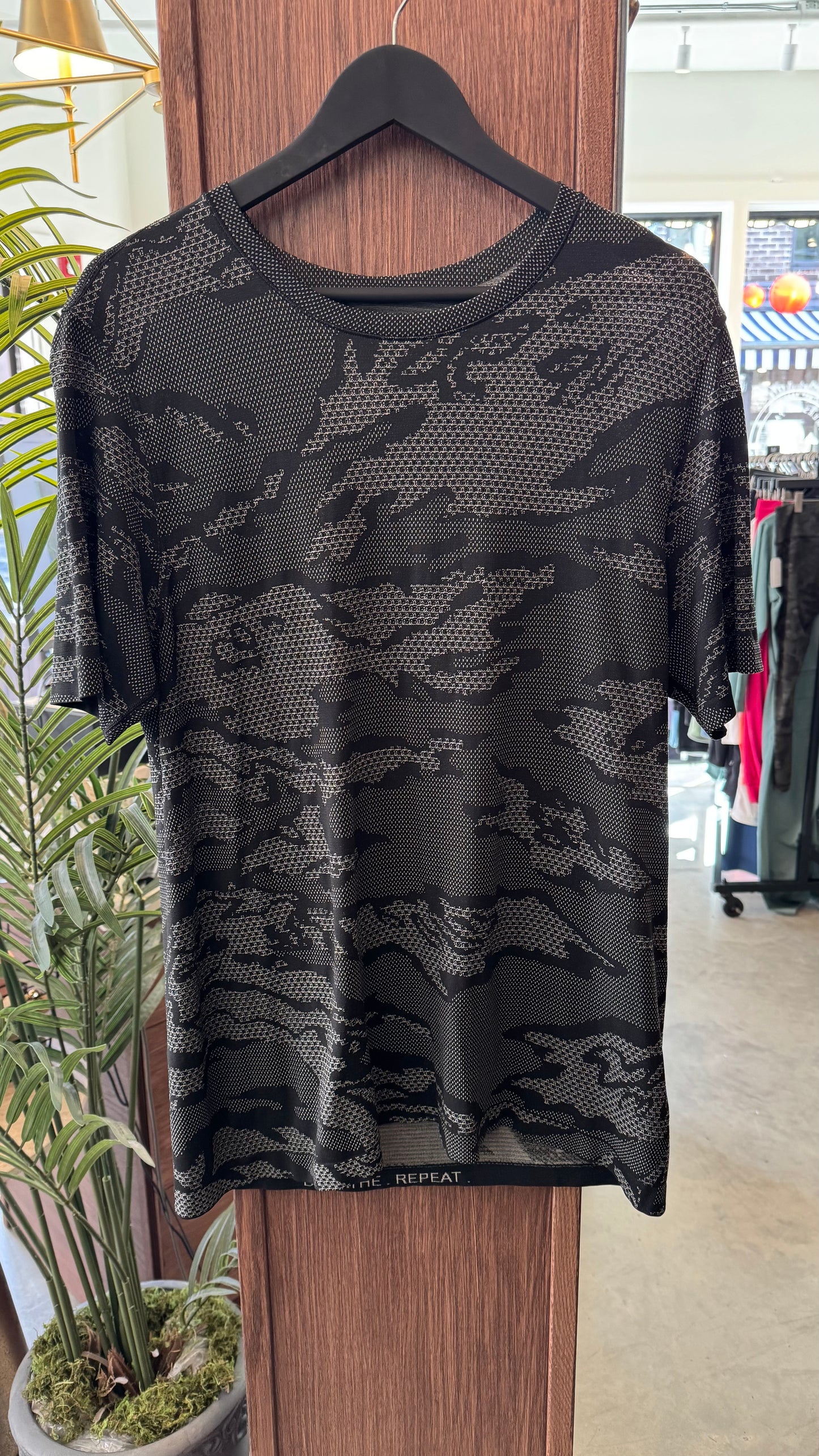 Men’s Lululemon - Size L