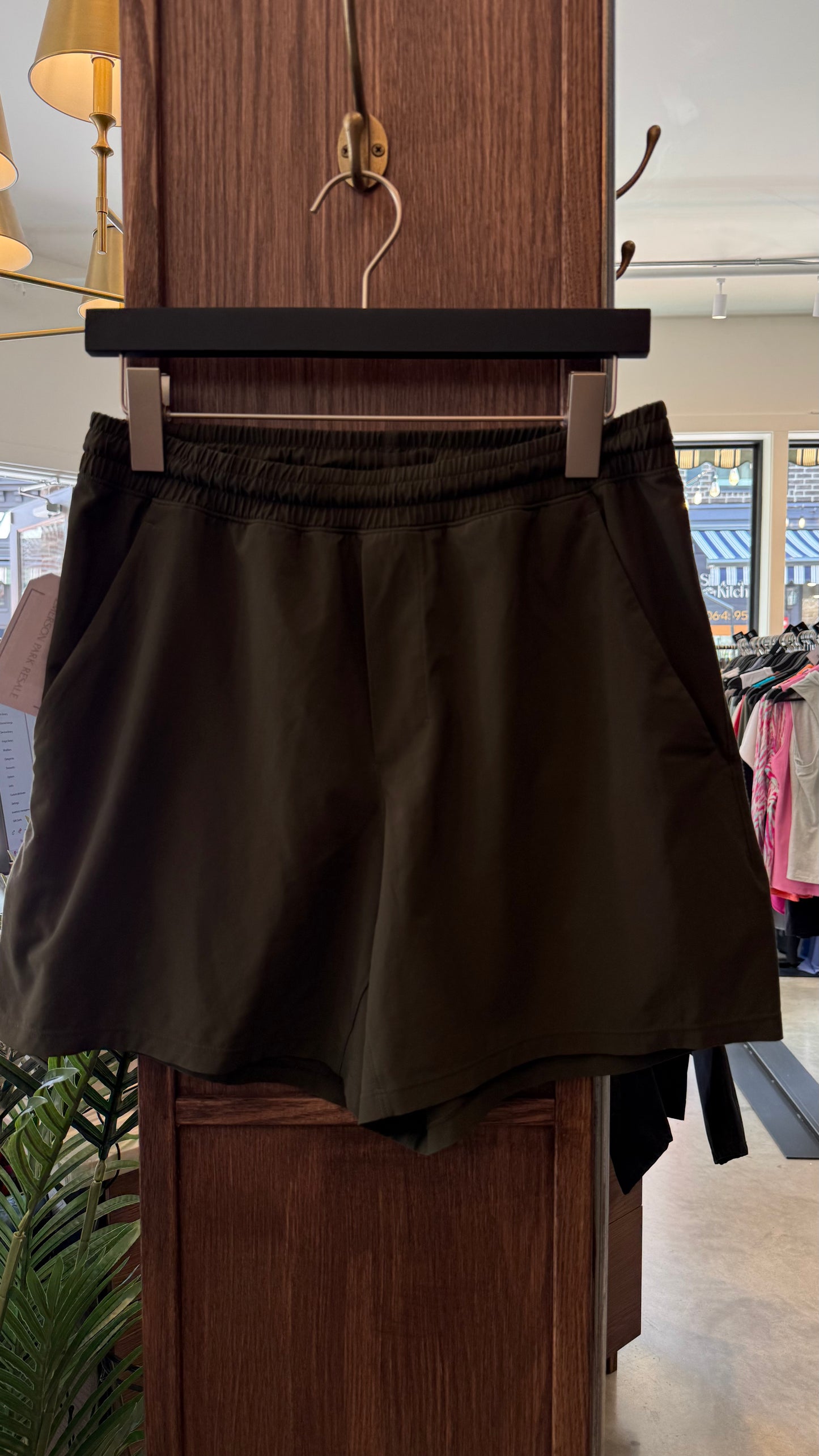 Lululemon - Size M