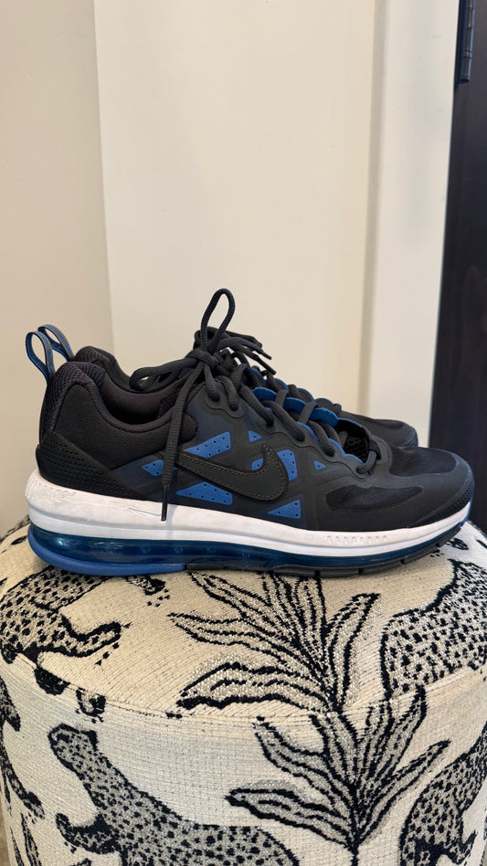 Men’s Nike - Size 8.5