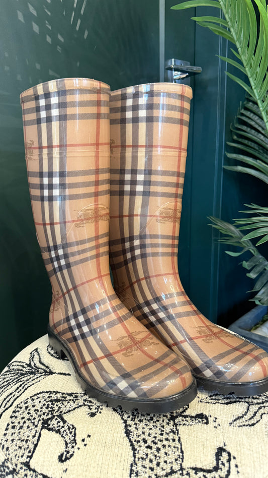 Burberry - Size 37