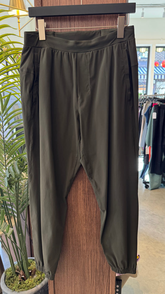 Men’s Lululemon - Size M