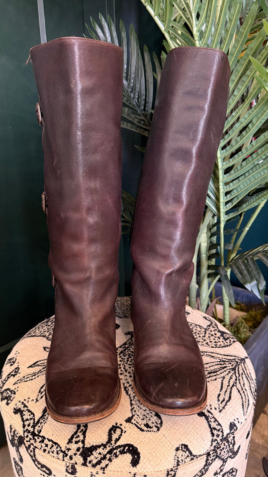 Frye - Size 11
