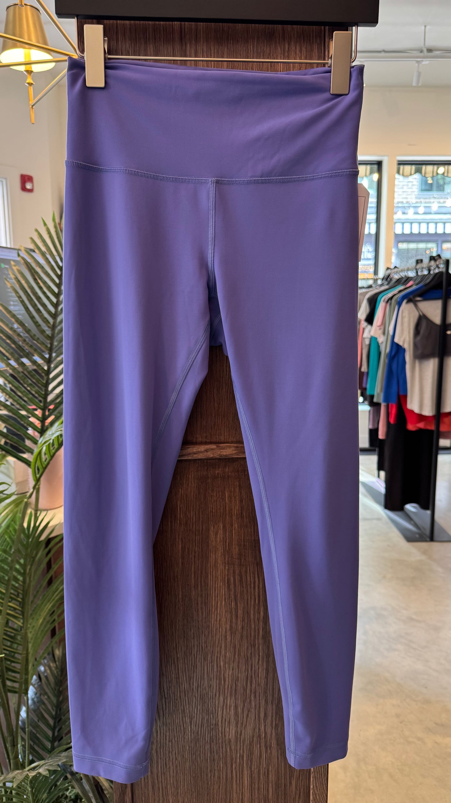 Lululemon - Size 8
