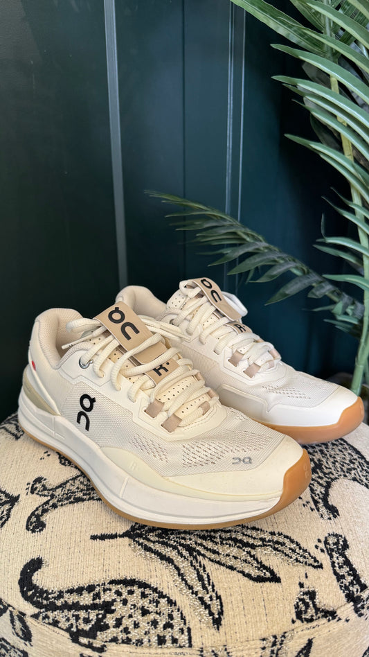 On Cloud - Size 7.5