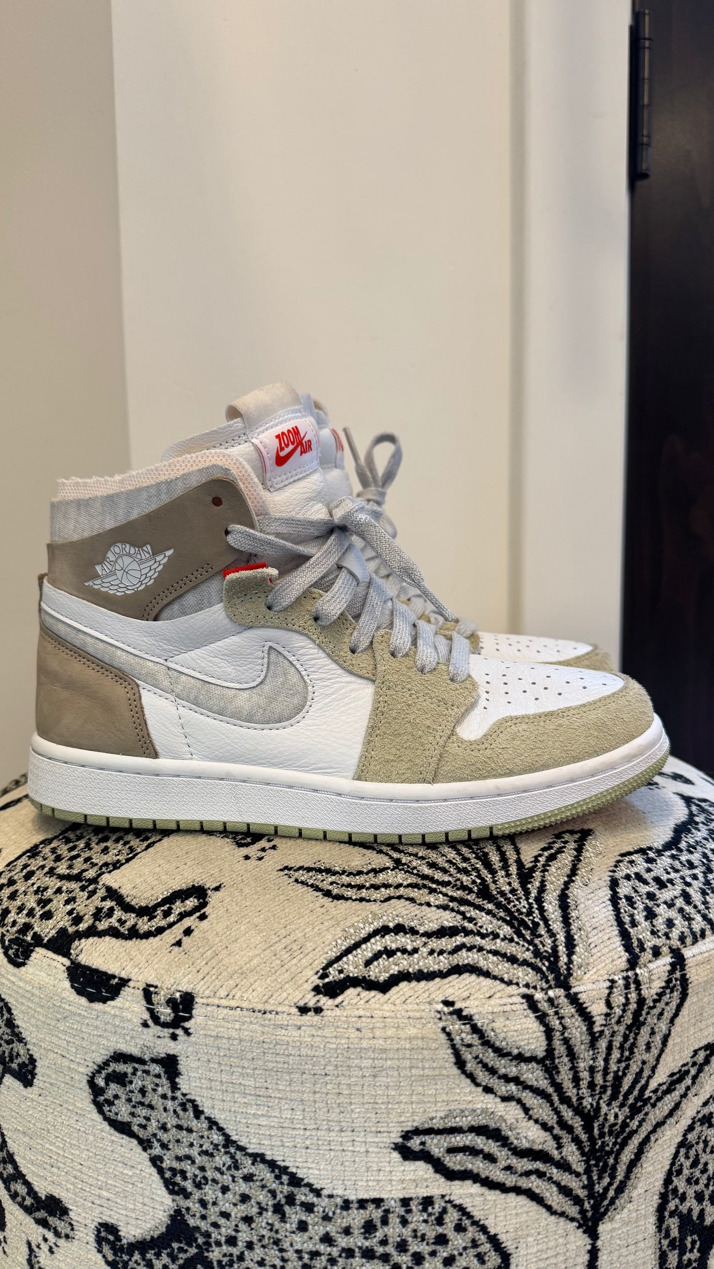 Men’s Nike - Size 7.5