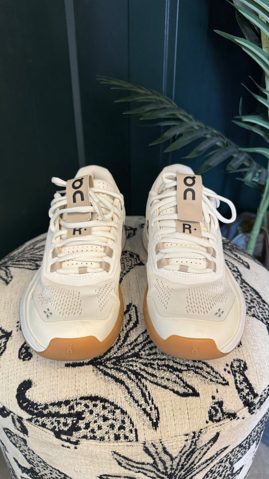 On Cloud - Size 7.5