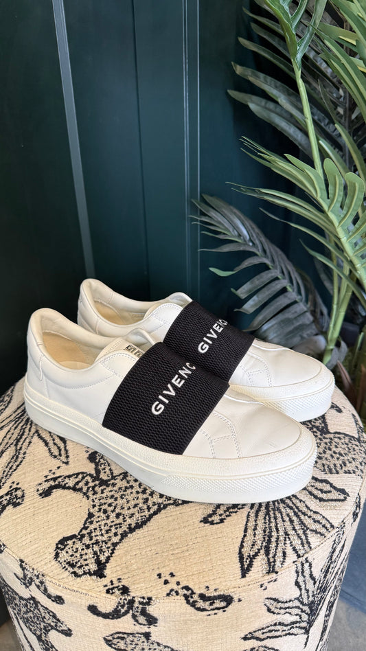 Givenchy - Size 39
