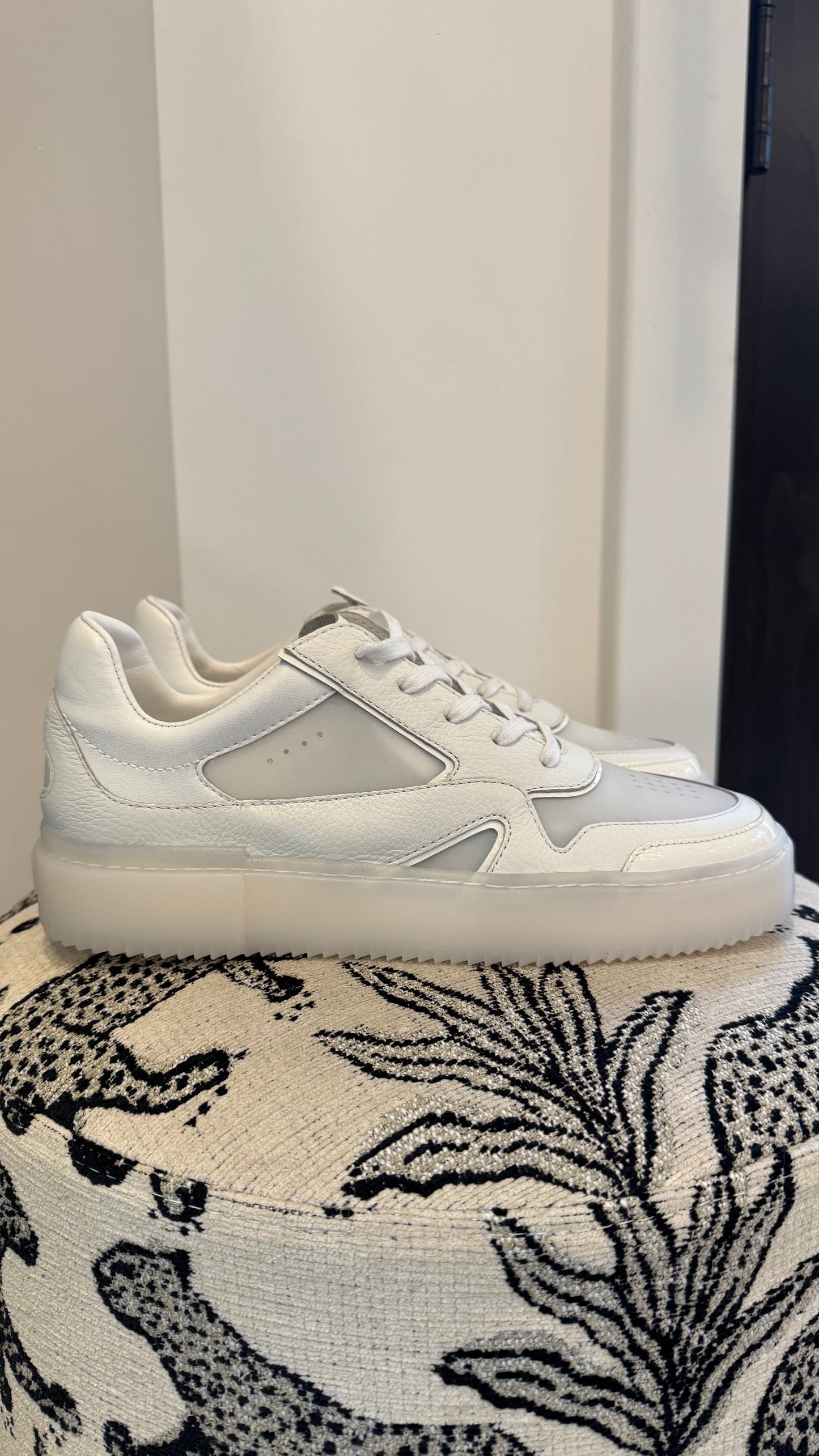 Men’s Stuart Weitzman - Size 9