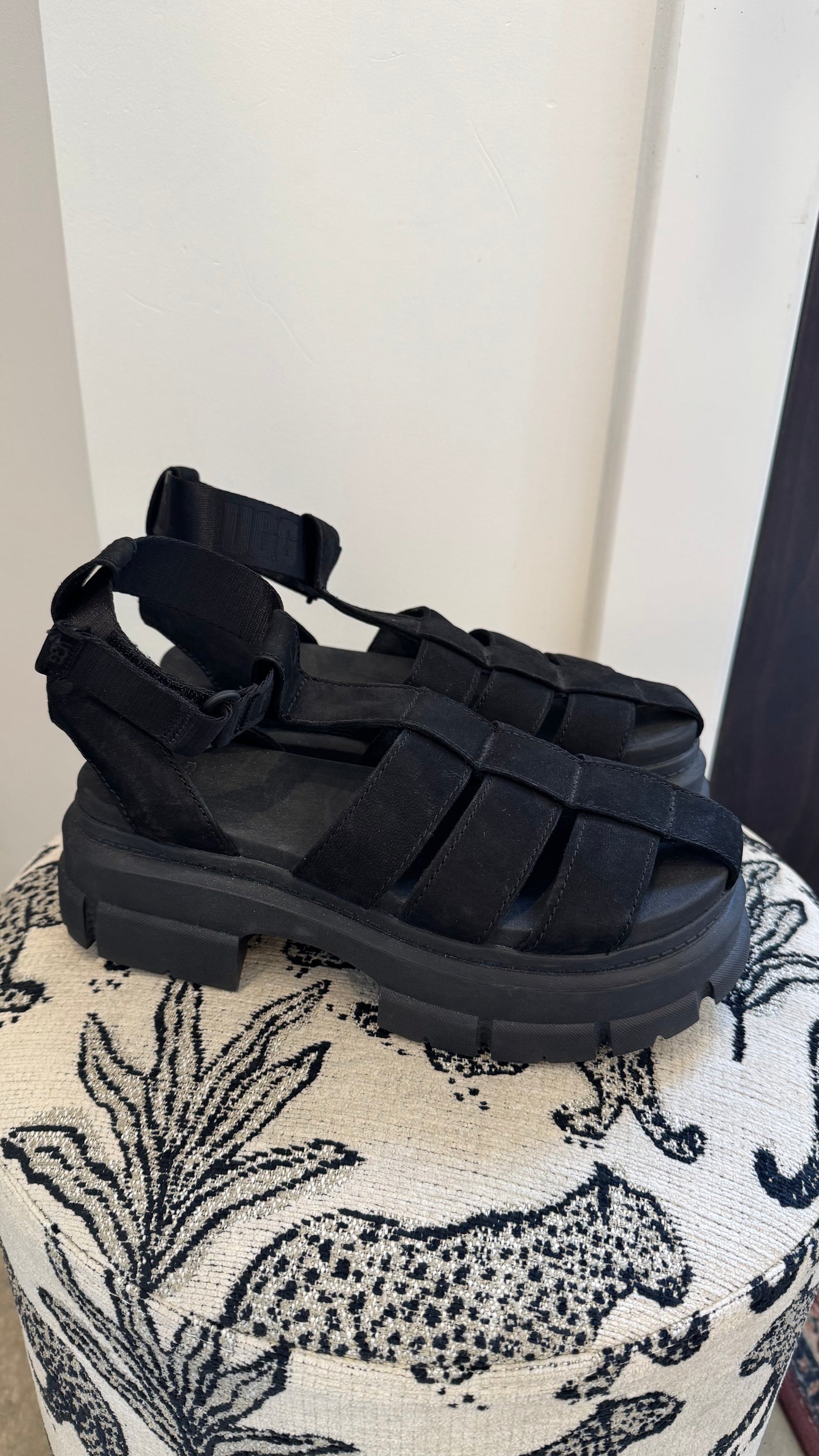 Ugg Fisherman Sandal - Size 7.5