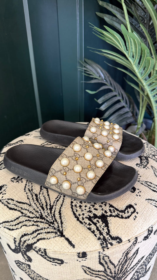 Gucci - Size 37