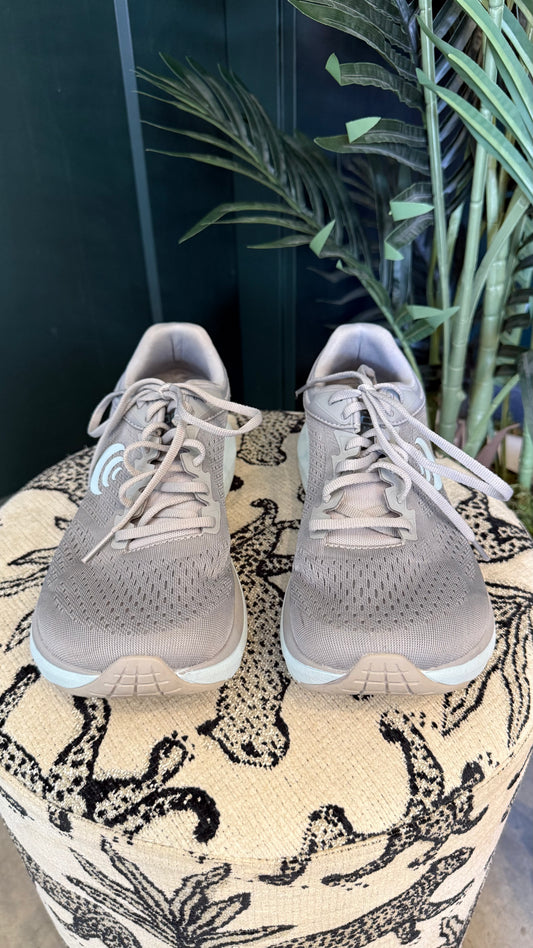 Topo - Size 9