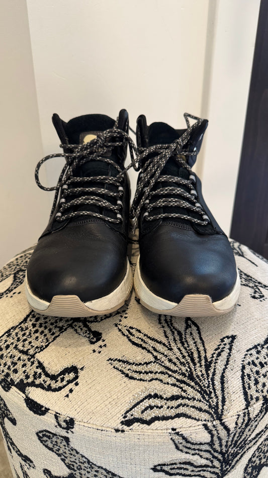 Men’s Sorel - Size 10.5
