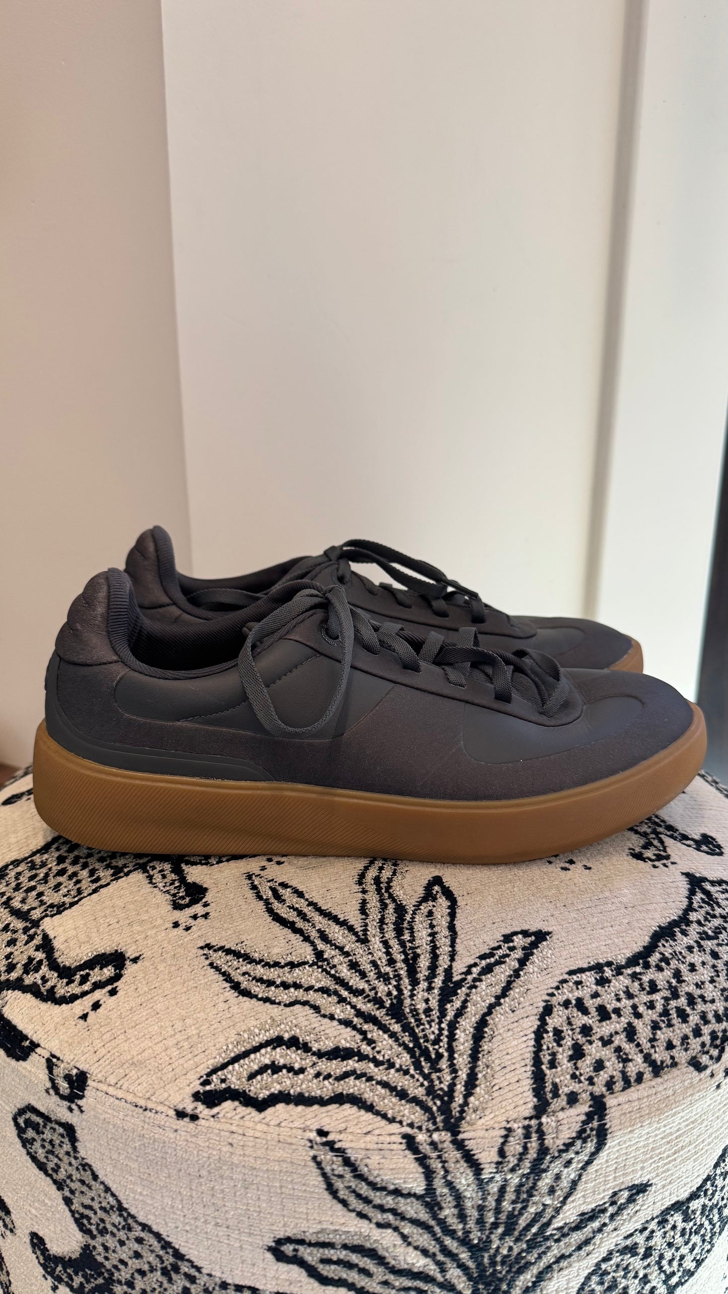 Men’s Lululemon - Size 8.5