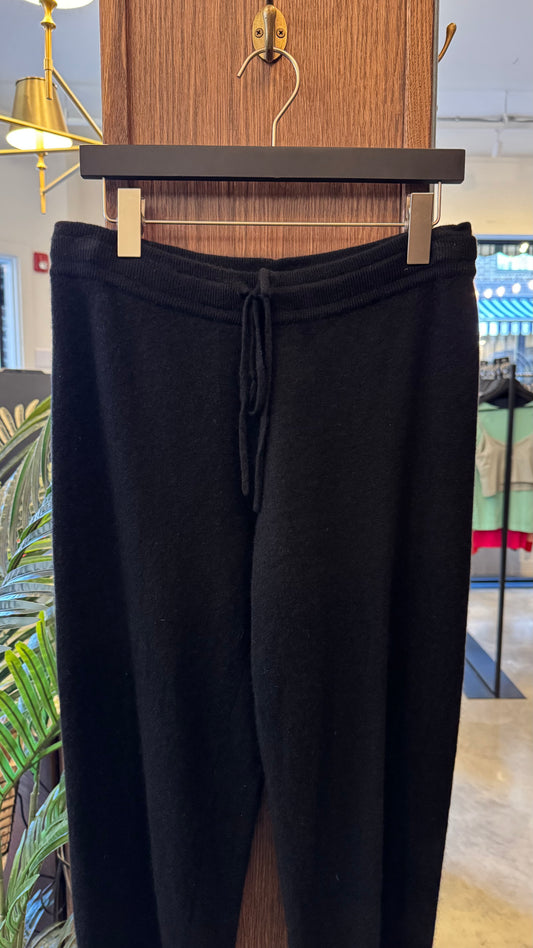 Saks - Size L